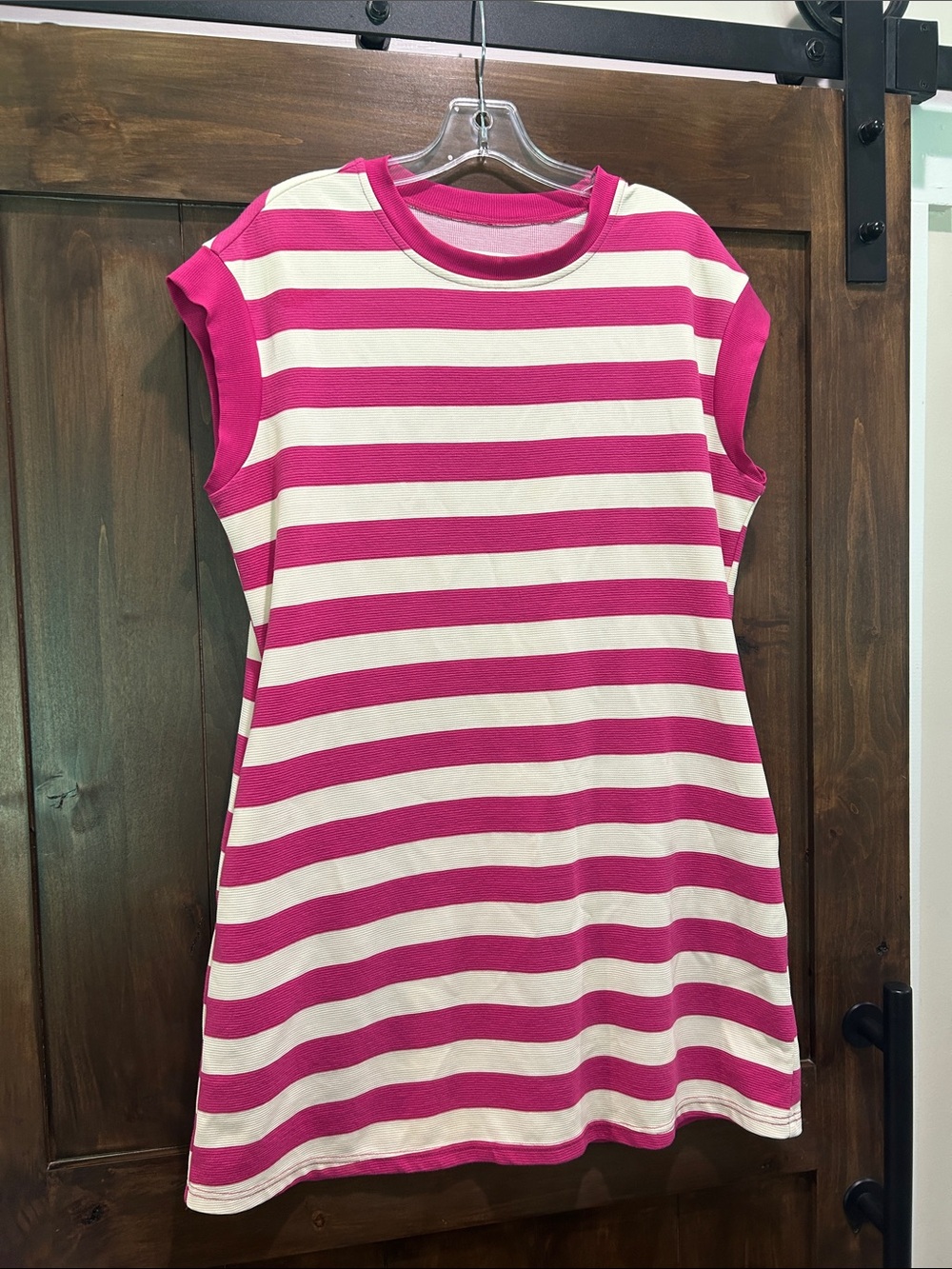 A11 NWOT - HOT PINK STRIPED CAP SLEEVE DRESS with pockets Size M